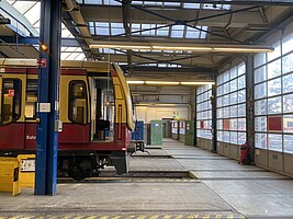 Eine Baureihe 481 in der Wagenhalle